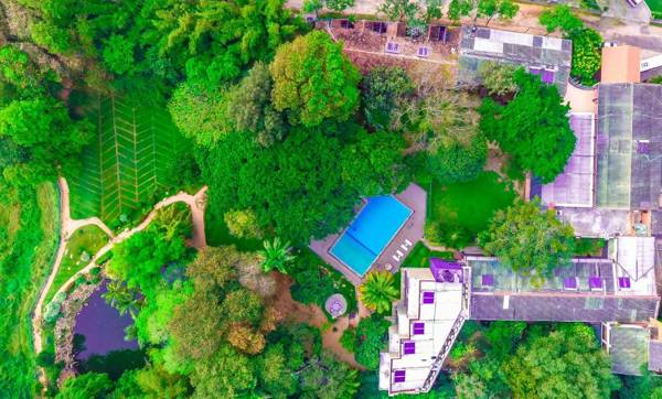 Miridiya Lake Resort