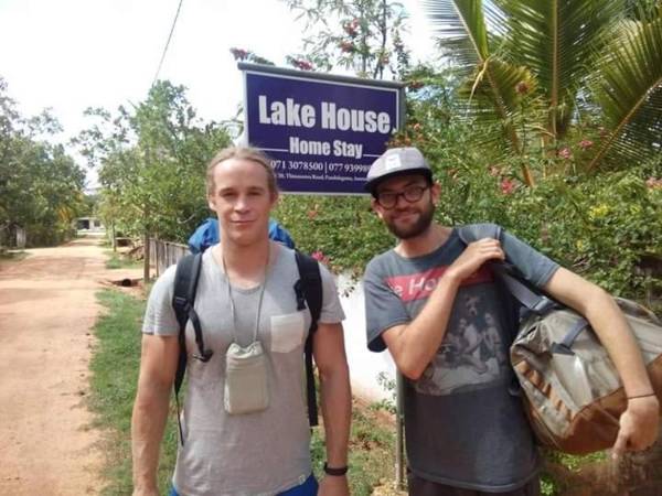Lake House Homestay