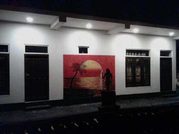 Sunset Surfing Beach Resort