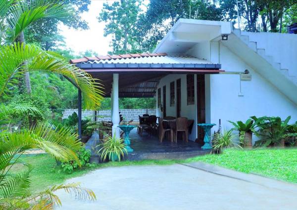 Secret River Side Safari Lodge