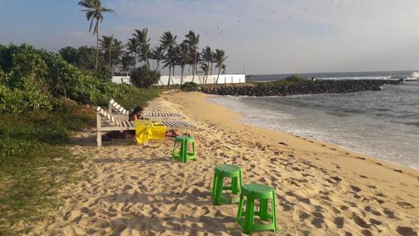 Colonial Surfing Villa Hostel & Home Stay