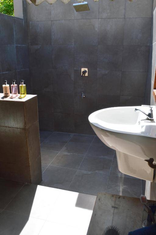 Ocean Cottage - Frangipani