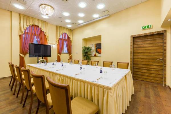 Avalon Hotel & Conferences