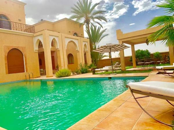 4 bedrooms villa with private pool enclosed garden and wifi at Marrakech