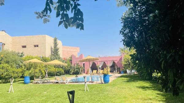 5 bedrooms villa with private pool enclosed garden and wifi at Marrakech