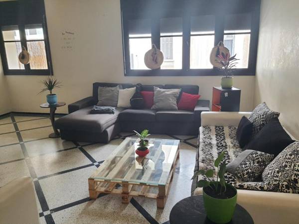 Chambre mignonne avec petite terrasse