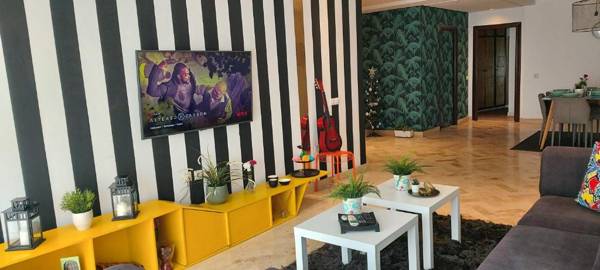 Charming Penthouse With 2 Suites Balcony and View