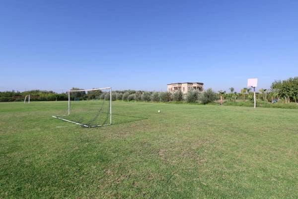 Villa Danwee - 8 bedroom house with swimming pool road from Fez to Marrakech