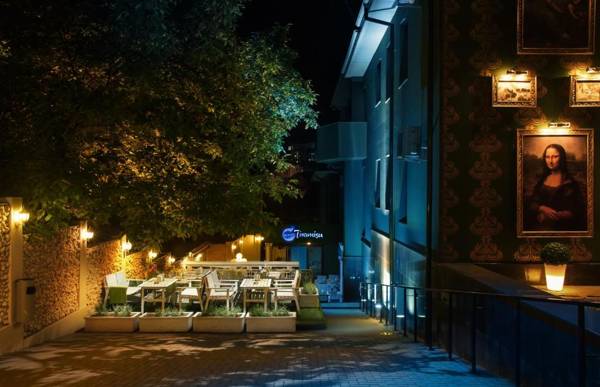 Weekend Boutique Hotel