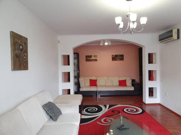 Mitropolit Dosoftei Street Апартаменты