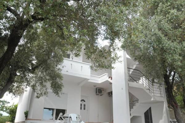 Montebello Inn apartments