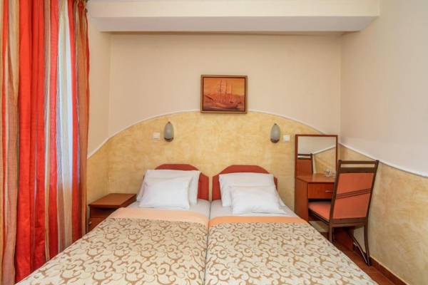 Apartments Pod Lozom with Seaview