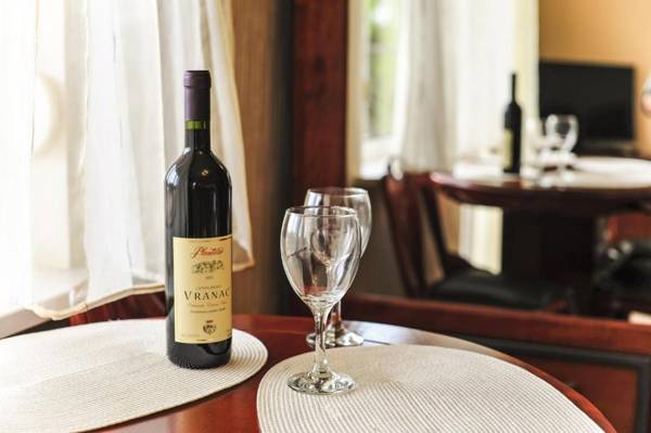 Villa Dolphin Apartments