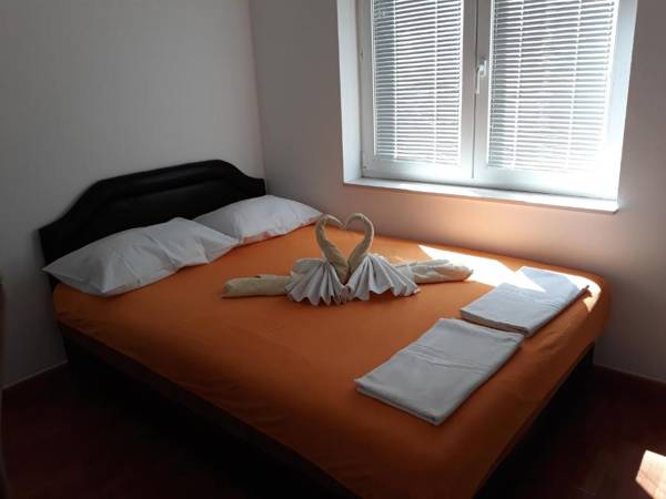 Apartments Franićević