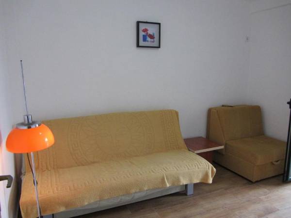 Apartment on Vitodolska 4