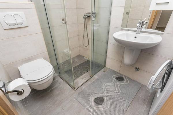 Apartment with bedroom Becici White