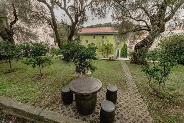 Olive Garden Apartment