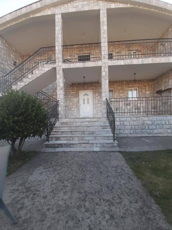 VILA LUKA
