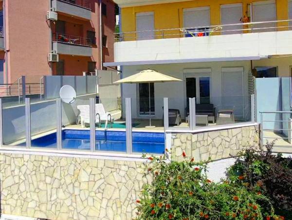 TOP-APARTMENT MONTENEGRO with private Pool!