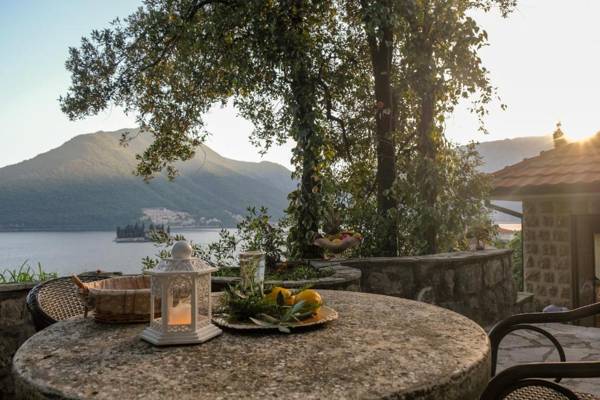 Villa & Apartments Perasto