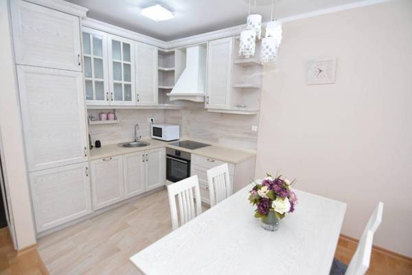 ROOMS & APARTMENTS DOBROTSKI DVORI