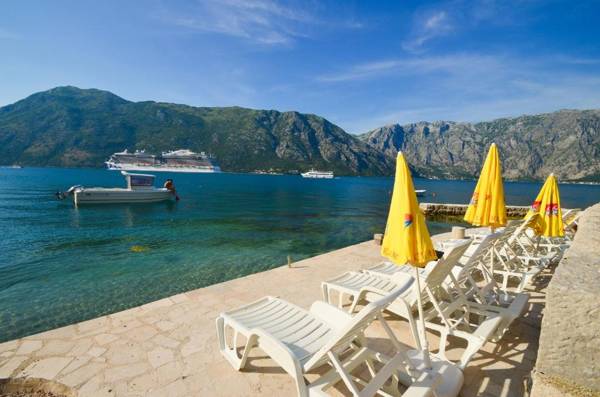 Apartments Ćosović