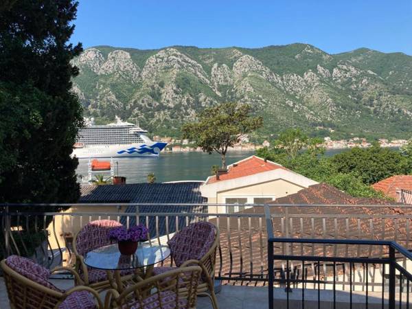 Mystras Apartments