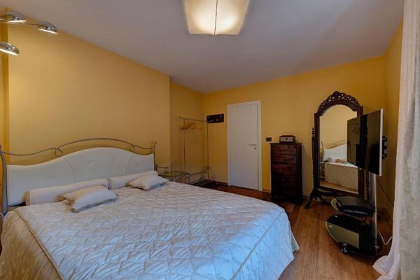 Kotor old town Palace Bucha