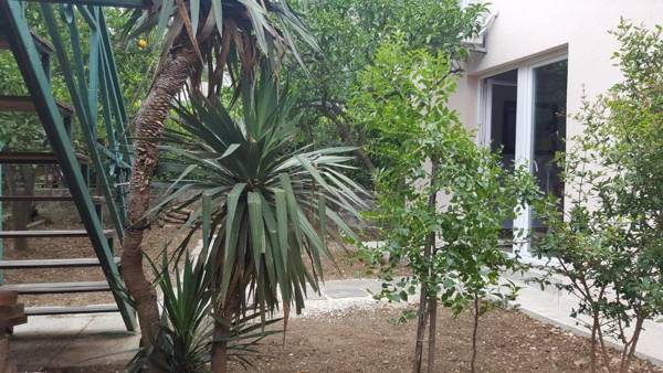 Garden apartmant near sea