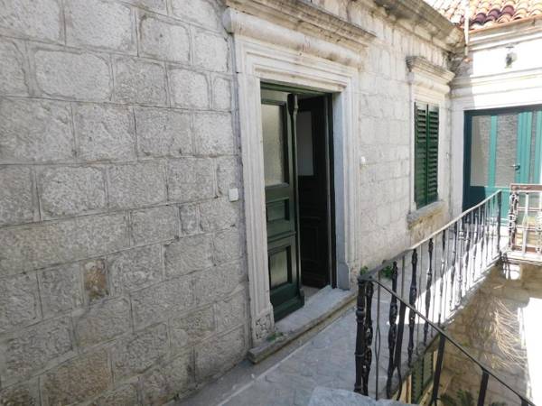 P.S. Cattaro Apartments