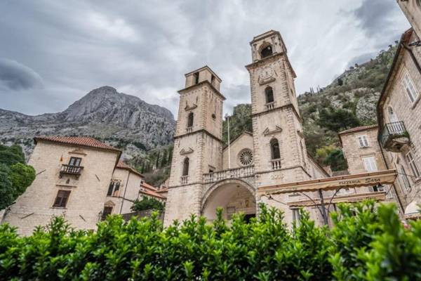 CENTRAL CATHEDRAL APARTMENT