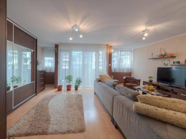 Maxim Apartment Budva