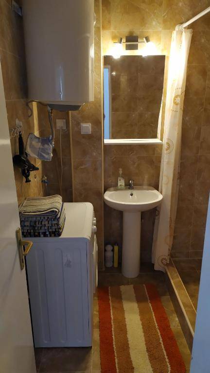 FLAT FOR RENT MARINOVIC