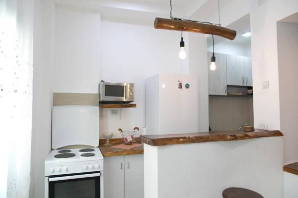 Kolev Apartments - Two Bedroom Cozy Central Apartment