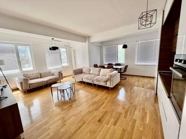 High-End Spacious Apartment next to City Mall