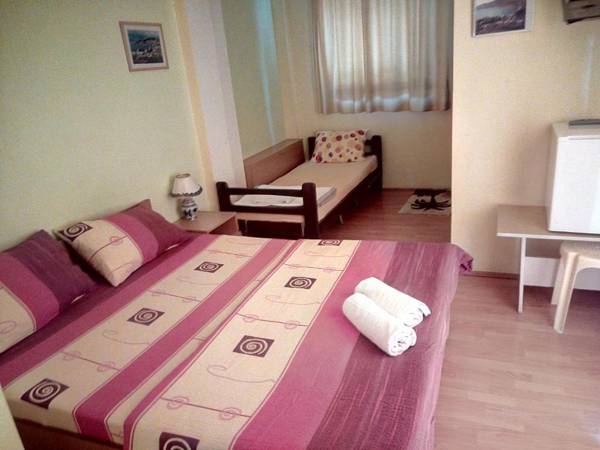 Lile Pestani Accommodation