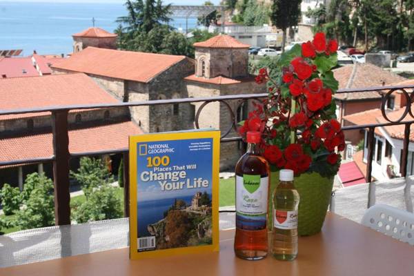 Lukanov Apartments & Guest Rooms