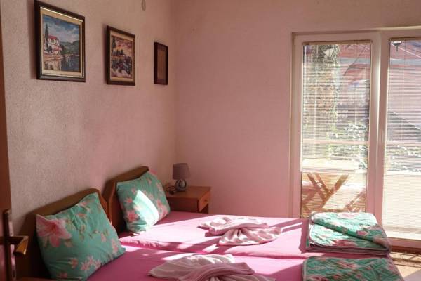 Bogdanoski Studios & Guest Rooms