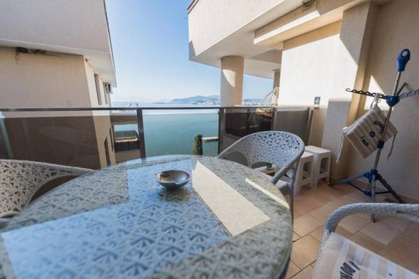 Golden Pearl Apartments