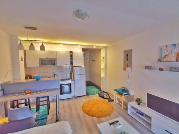 Apartment Stephanie Blue