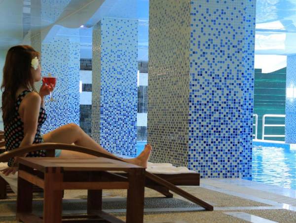 Eastern Palace Hotel