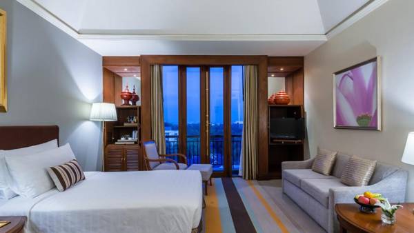 Chatrium Hotel Royal Lake Yangon