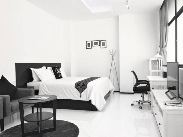 YAMA HOTEL & ROOFTOP BAR