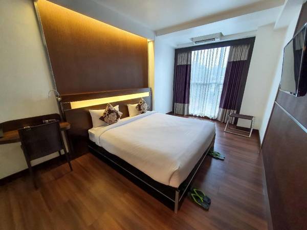 Clover Suites Royal Lake Yangon