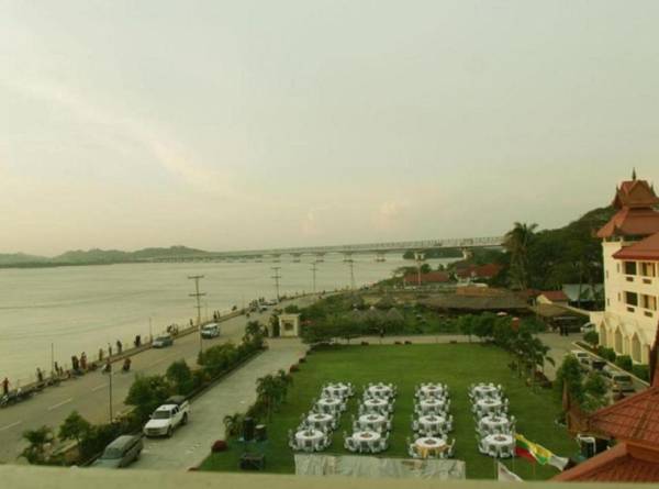 Mawlamyaing Strand Hotel