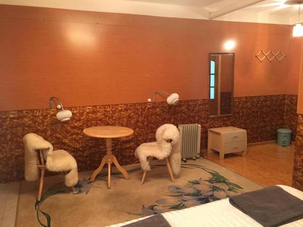 Gana's Guest House and Tours