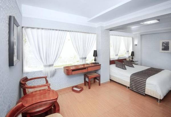 Holiday Hotel