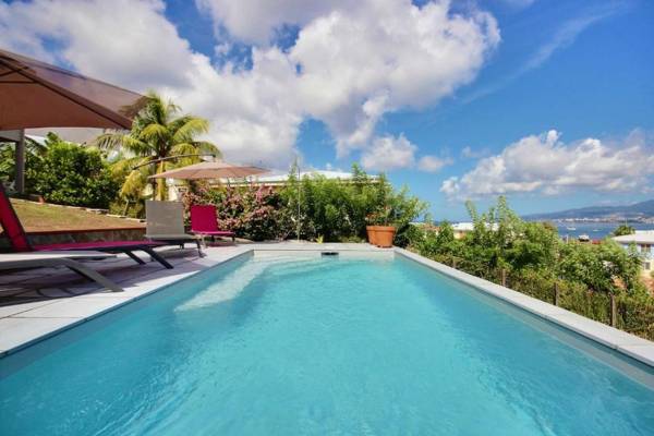 Villa Cécia : piscine vue mer plage activités et commodités à pieds