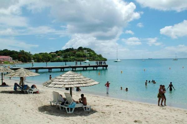 Appartement d'une chambre avec vue sur la mer jardin clos et wifi a Les Trois Ilets