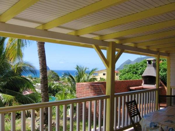 Maison d'une chambre avec vue sur la mer jardin clos et wifi a Le Diamant a 1 km de la plage